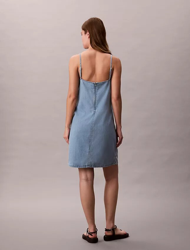 Mini-robe en denim à bretelles Mini-robe en denim à bretelles