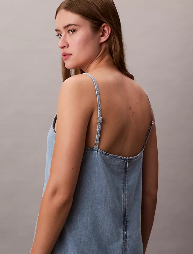 Mini-robe en denim à bretelles Mini-robe en denim à bretelles
