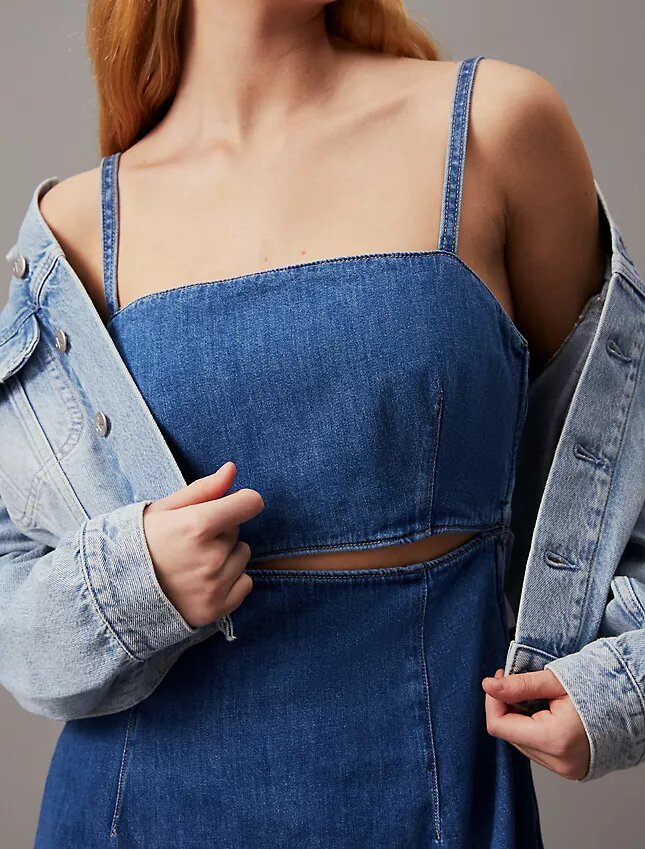 Mini-robe en denim à découpes Mini-robe en denim à découpes