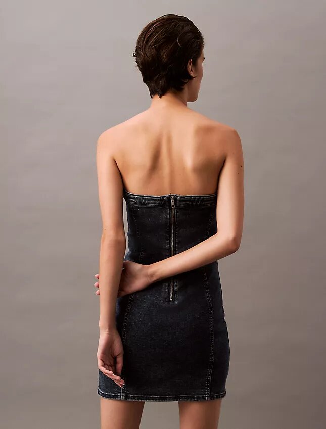 Mini-robe en denim sans bretelles Mini-robe en denim sans bretelles