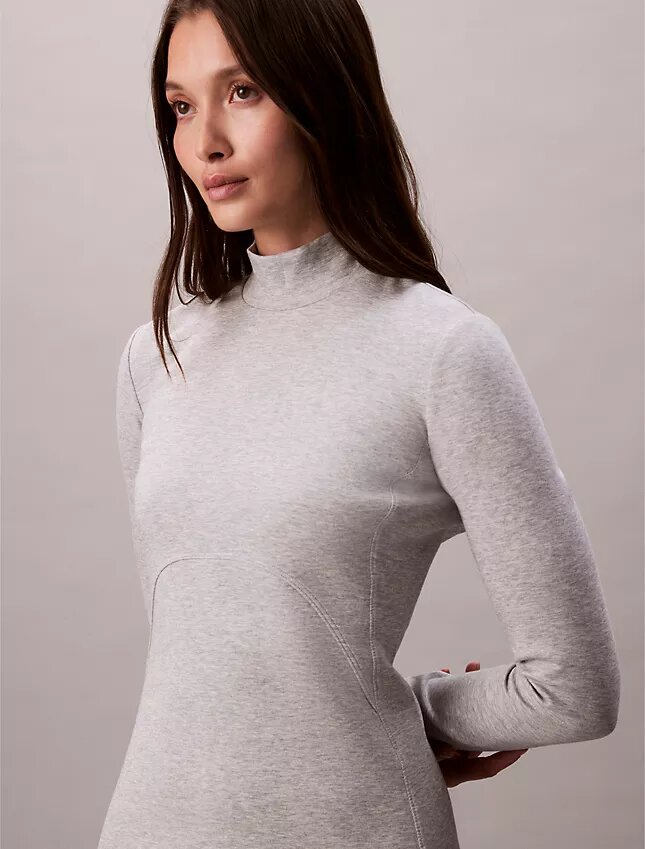 Mini-robe moulante en viscose lisse Mini-robe moulante en viscose lisse