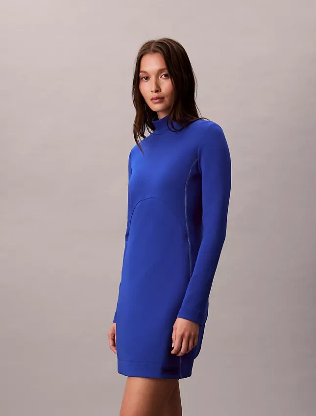 Mini-robe moulante en viscose lisse Mini-robe moulante en viscose lisse