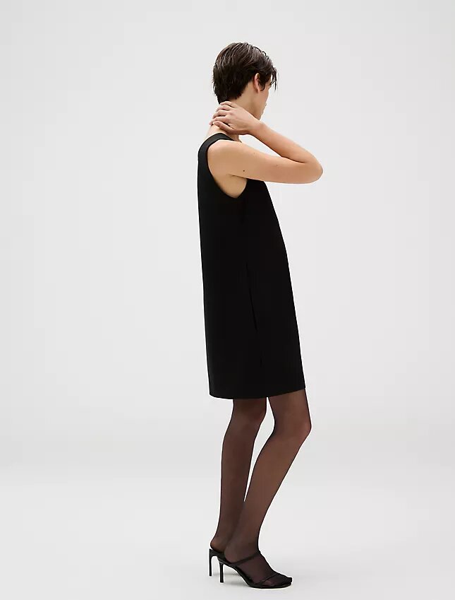 Mini-robe stretch raffinée Mini-robe stretch raffinée