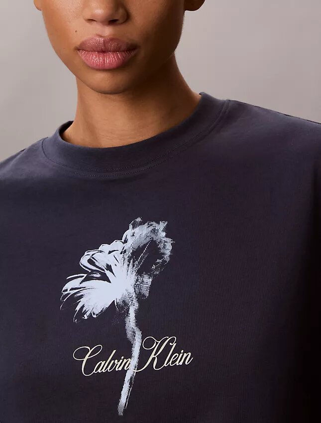 Mini-robe t-shirt à motif floral Mini-robe t-shirt à motif floral