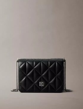 Mini sac à chaîne avec logo matelassé
