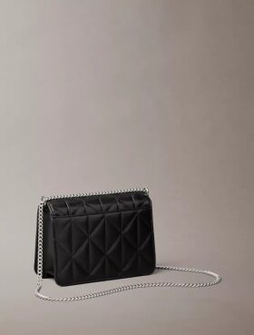 Mini sac à chaîne avec logo matelassé