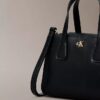 Mini sac fourre-tout à bandoulière Monogram