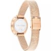 Montre à cadran ovale et lunette profilée