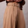 Pantalon ajusté à ceinture Pantalon ajusté à ceinture