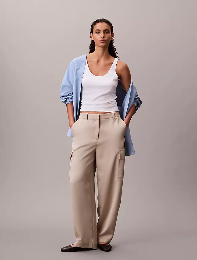 Pantalon cargo décontracté en sergé de satin Pantalon cargo décontracté en sergé de satin