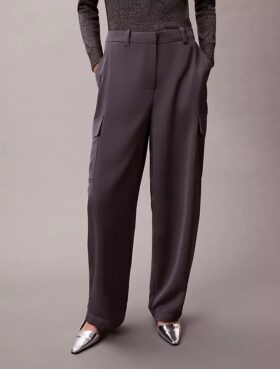Pantalon cargo décontracté en sergé de satin