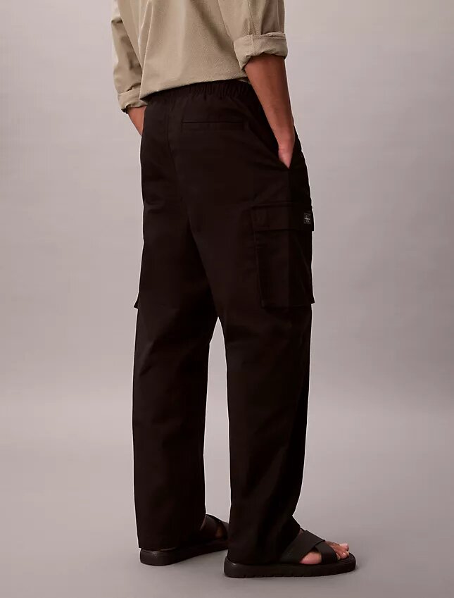 Pantalon cargo droit en Cotton Stretch Pantalon cargo droit en Cotton Stretch