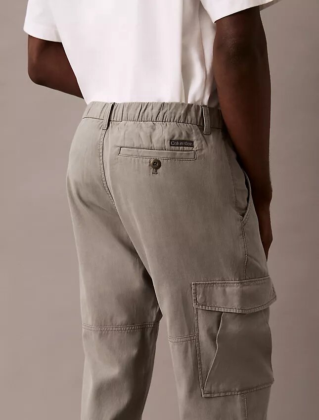 Pantalon cargo à jambes droites en mélange de lyocell, délavé Pantalon cargo à jambes droites en mélange de lyocell, délavé