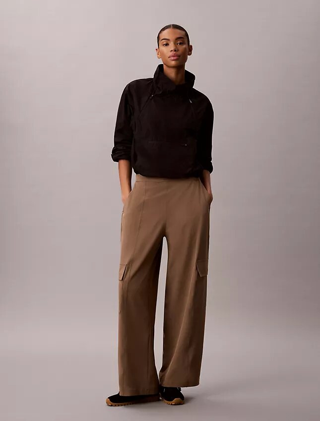 Pantalon cargo à jambes larges pour les trajets quotidiens Pantalon cargo à jambes larges pour les trajets quotidiens