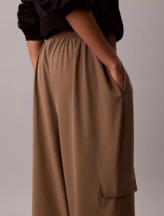 Pantalon cargo à jambes larges pour les trajets quotidiens Pantalon cargo à jambes larges pour les trajets quotidiens