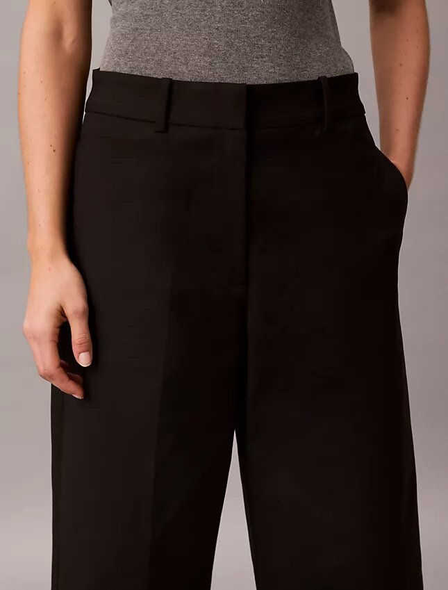Pantalon chino court à jambes larges Pantalon chino court à jambes larges