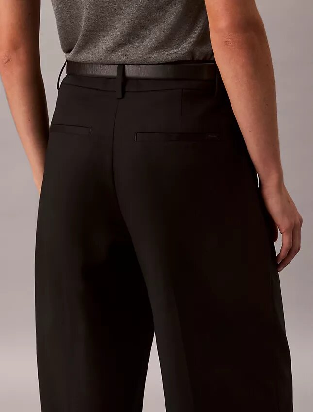 Pantalon chino court à jambes larges Pantalon chino court à jambes larges