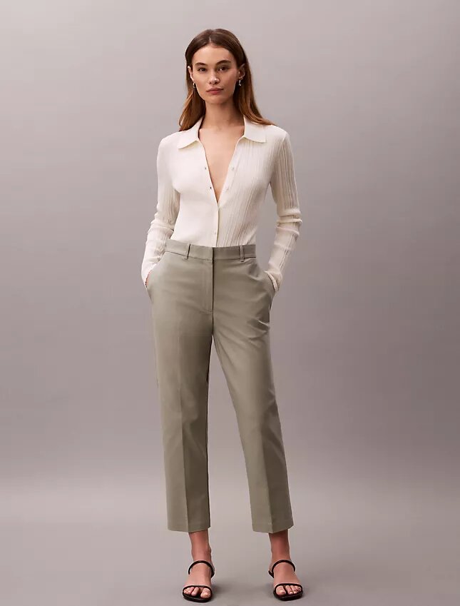 Pantalon chino droit en Cotton Stretch Pantalon chino droit en Cotton Stretch