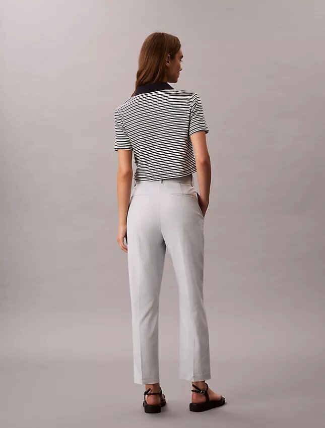 Pantalon chino droit en Cotton Stretch Pantalon chino droit en Cotton Stretch