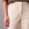 Pantalon chino droit en Cotton Stretch Pantalon chino droit en Cotton Stretch