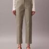 Pantalon chino droit en Cotton Stretch Pantalon chino droit en Cotton Stretch