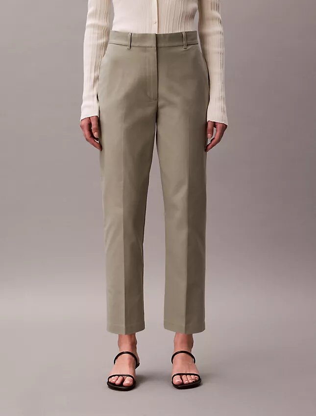 Pantalon chino droit en Cotton Stretch Pantalon chino droit en Cotton Stretch