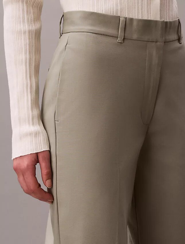 Pantalon chino droit en Cotton Stretch Pantalon chino droit en Cotton Stretch