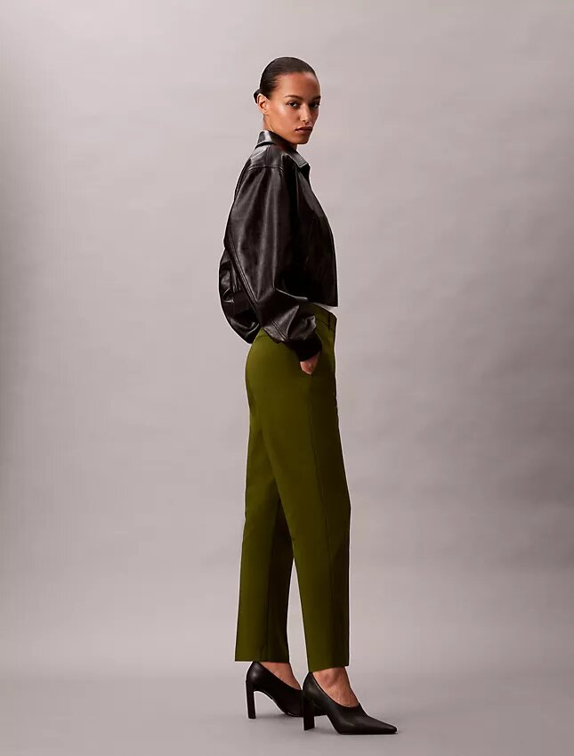 Pantalon chino droit en Cotton Stretch Pantalon chino droit en Cotton Stretch