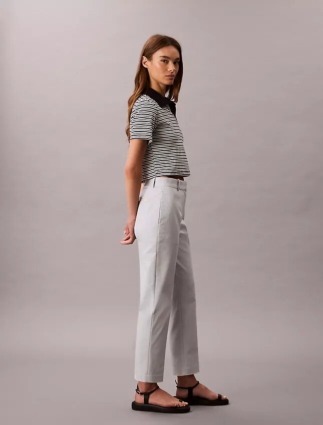Pantalon chino droit en Cotton Stretch Pantalon chino droit en Cotton Stretch