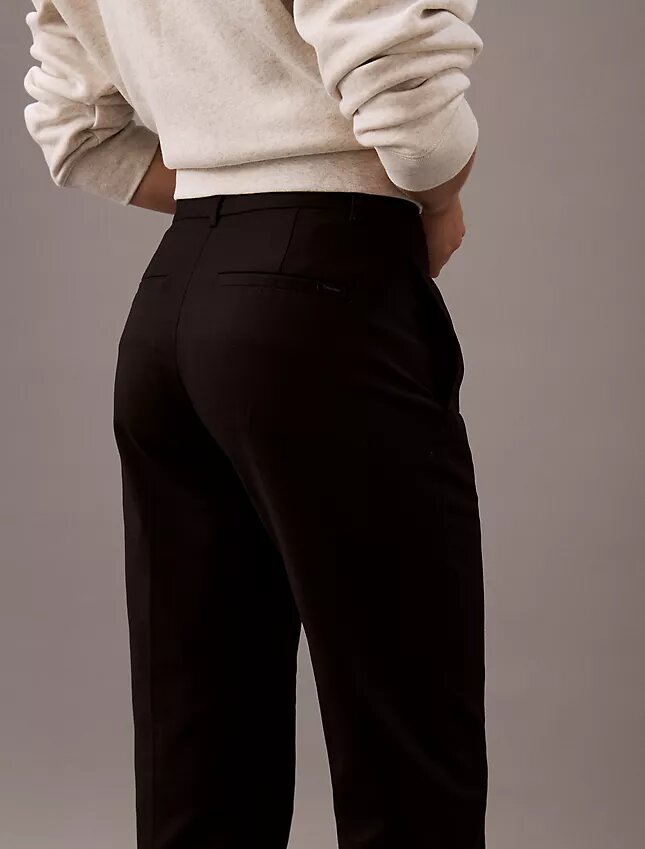 Pantalon chino droit en Cotton Stretch Pantalon chino droit en Cotton Stretch