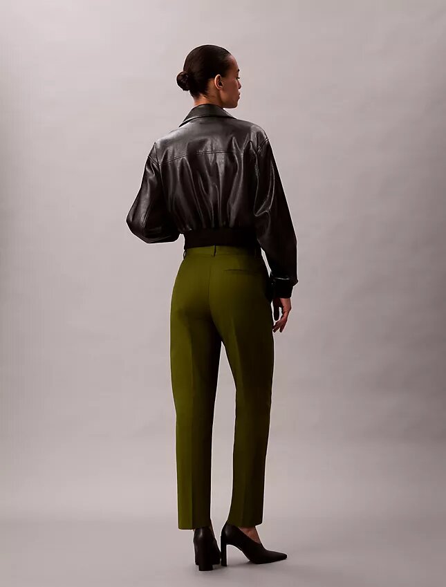 Pantalon chino droit en Cotton Stretch Pantalon chino droit en Cotton Stretch