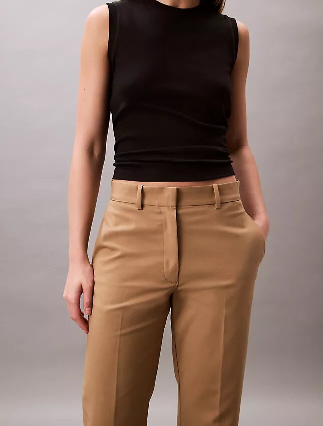 Pantalon chino droit en Cotton Stretch Pantalon chino droit en Cotton Stretch
