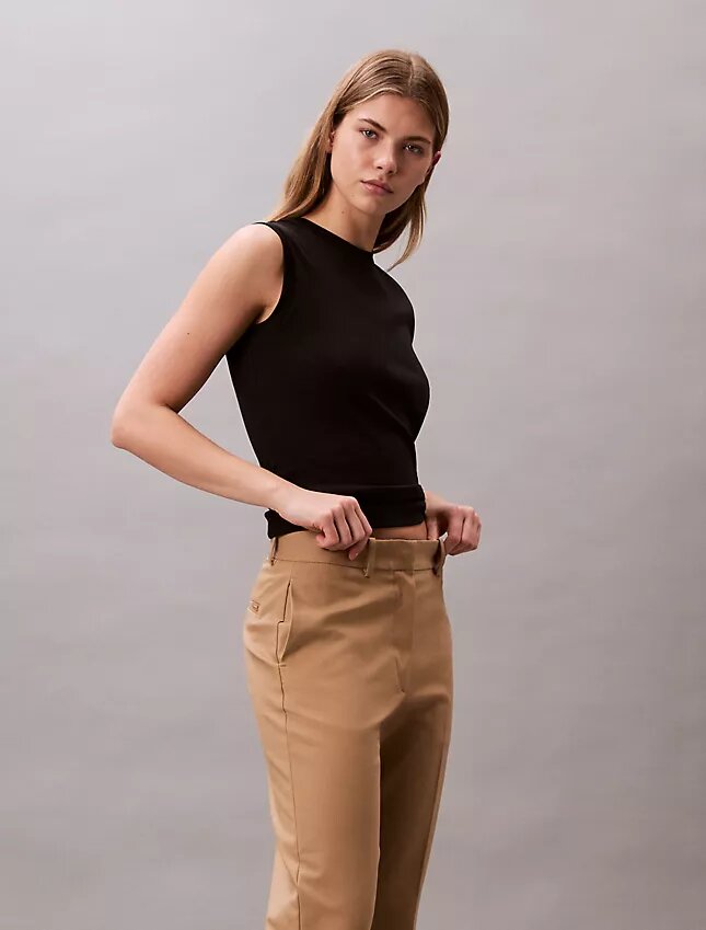 Pantalon chino droit en Cotton Stretch Pantalon chino droit en Cotton Stretch