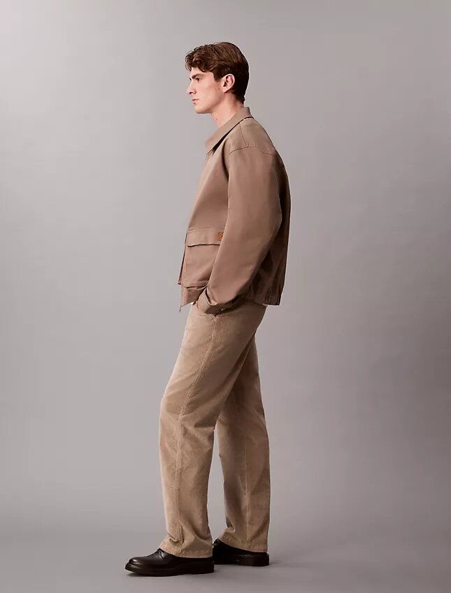 Pantalon chino droit en velours côtelé style années 90 Pantalon chino droit en velours côtelé style années 90