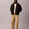 Pantalon chino droit à plis style années 90 Pantalon chino droit à plis style années 90