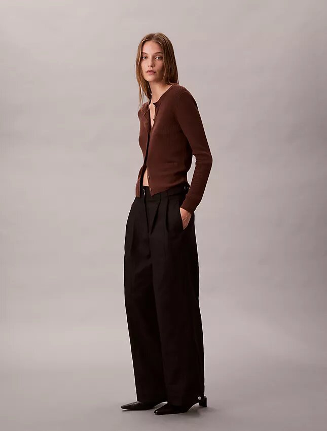 Pantalon chino à jambes larges ajustables Pantalon chino à jambes larges ajustables