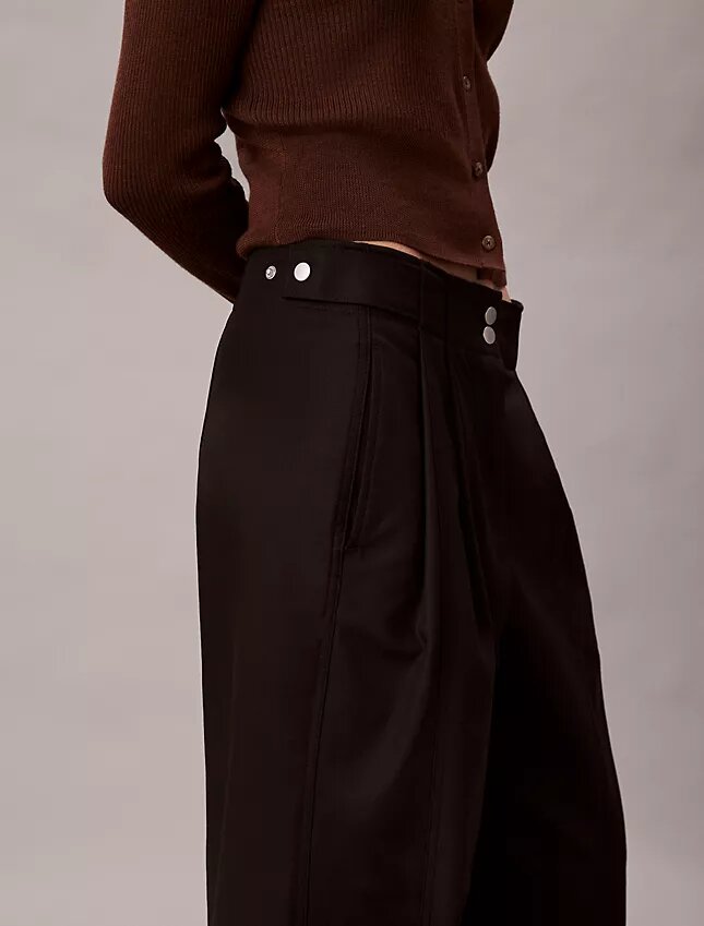 Pantalon chino à jambes larges ajustables Pantalon chino à jambes larges ajustables