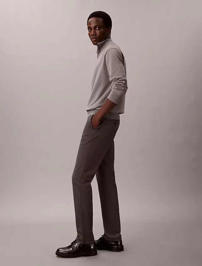 Pantalon chino slim en satin de coton Pantalon chino slim en satin de coton