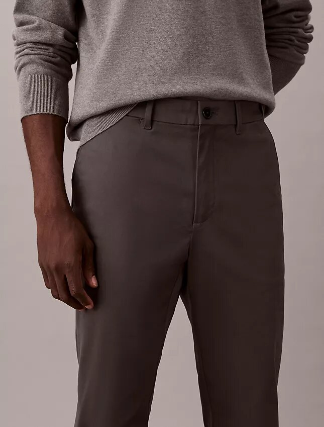 Pantalon chino slim en satin de coton Pantalon chino slim en satin de coton