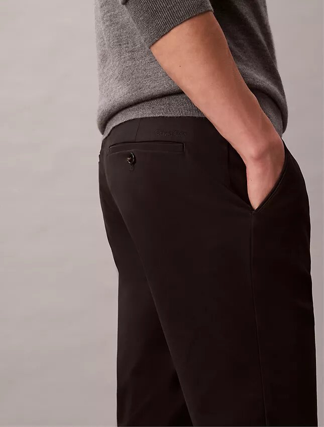 Pantalon chino slim en satin de coton Pantalon chino slim en satin de coton