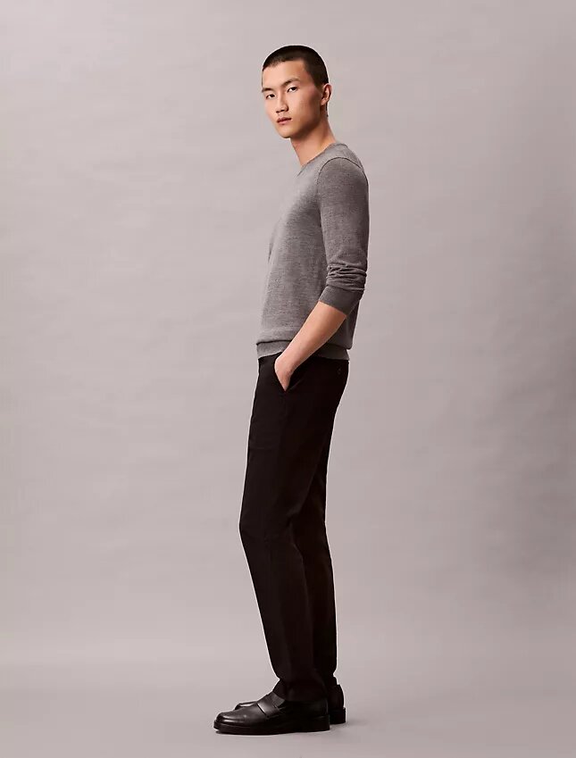 Pantalon chino slim en satin de coton Pantalon chino slim en satin de coton