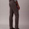 Pantalon chino slim en satin de coton Pantalon chino slim en satin de coton