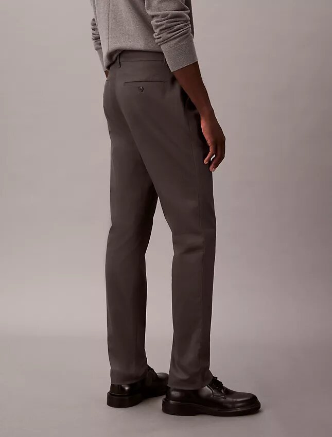 Pantalon chino slim en satin de coton Pantalon chino slim en satin de coton