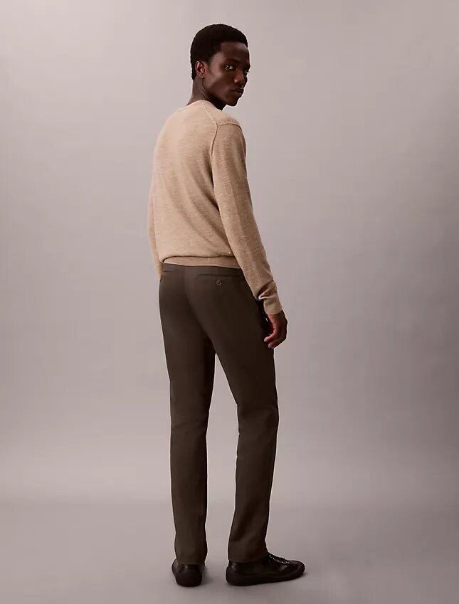 Pantalon chino slim en satin de coton Pantalon chino slim en satin de coton