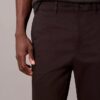 Pantalon chino slim fuselé en satin de coton Pantalon chino slim fuselé en satin de coton