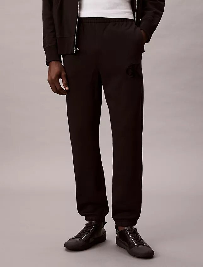 Pantalon de jogging avec patch Monogram en molleton Pantalon de jogging avec patch Monogram en molleton