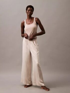 Pantalon de nuit en satin à jambes larges