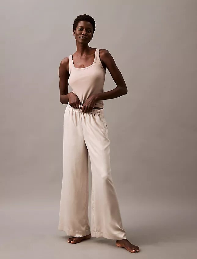 Pantalon de nuit en satin à jambes larges Pantalon de nuit en satin à jambes larges