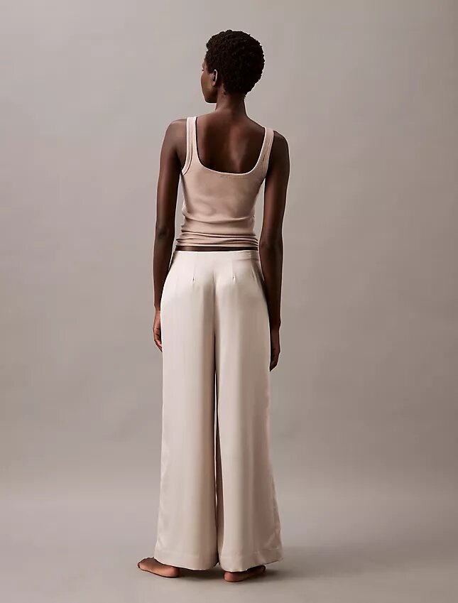 Pantalon de nuit en satin à jambes larges Pantalon de nuit en satin à jambes larges