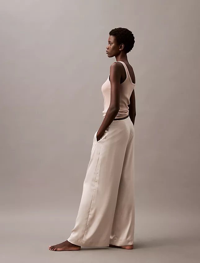 Pantalon de nuit en satin à jambes larges Pantalon de nuit en satin à jambes larges